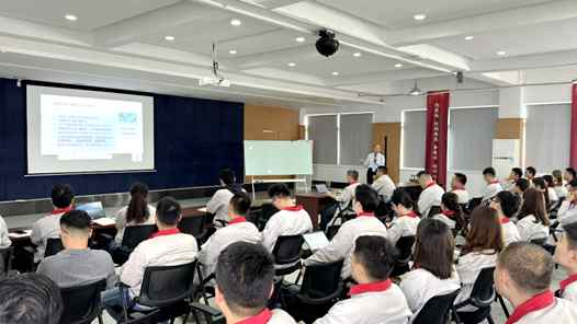 芜湖市职工服务中心开展“公益培训进企业”主题活动